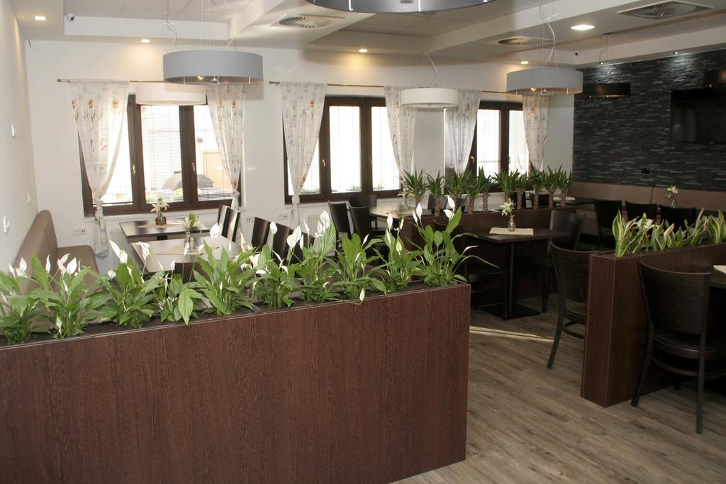 阿拉丁裴森酒店 特普利采 外观 照片