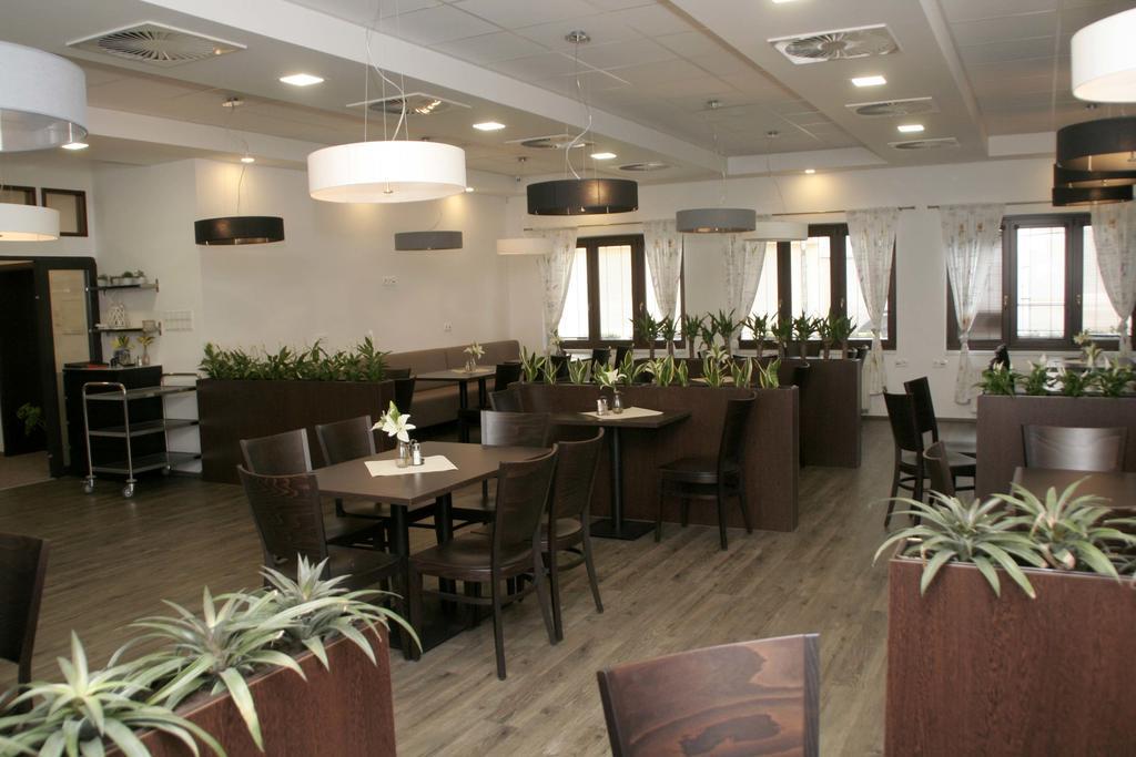 阿拉丁裴森酒店 特普利采 外观 照片