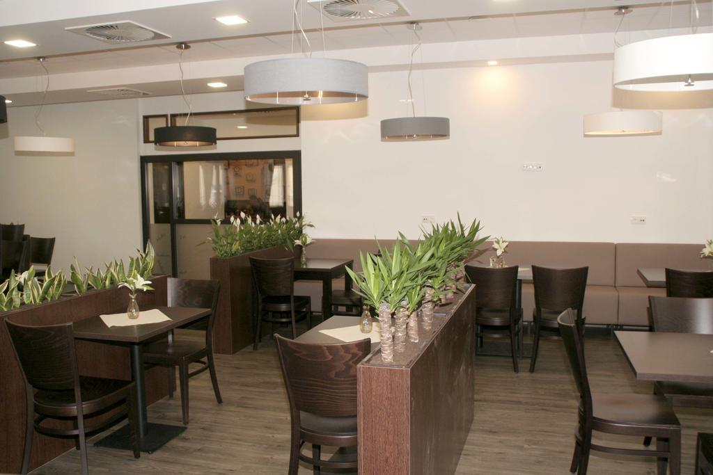 阿拉丁裴森酒店 特普利采 外观 照片